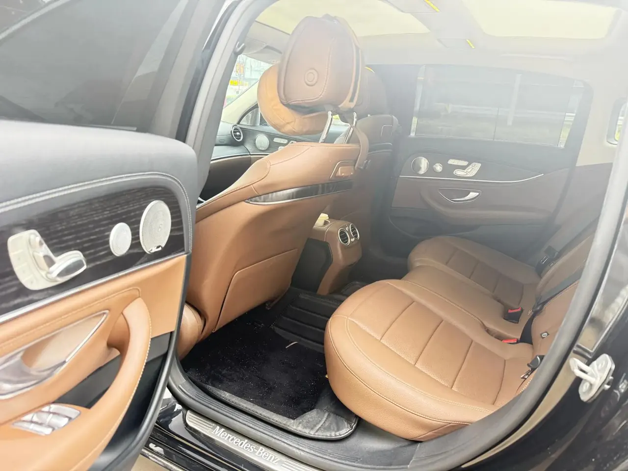 Mercedes Benz E-Class 2020 E 300 L Sport Luxury Edition 3