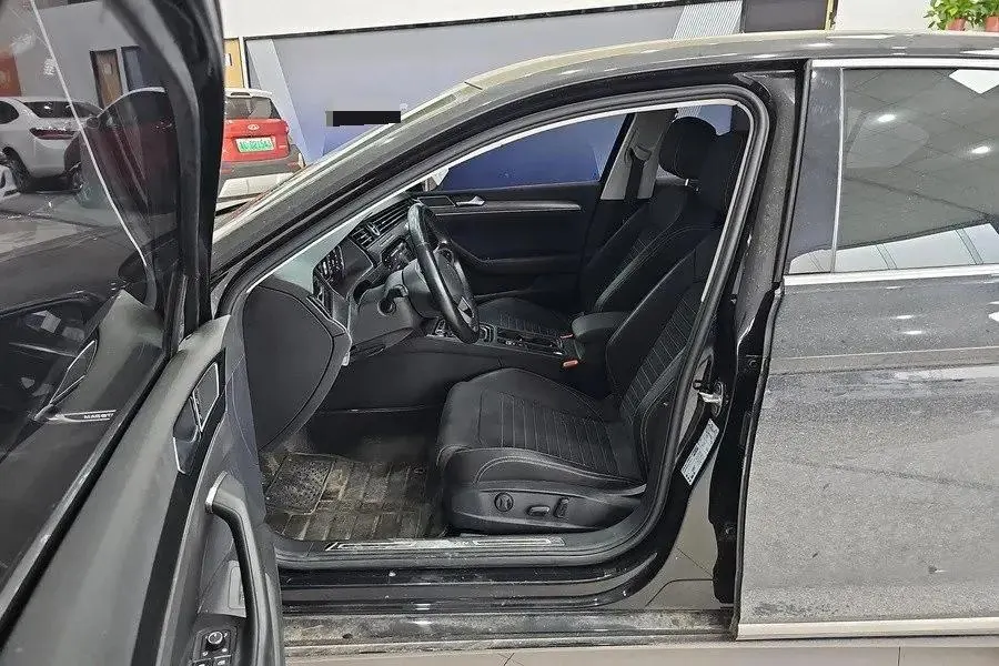 Magotan 2020 330TSI DSG Luxury Edition 3