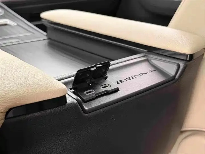 Sana SIENNA 2023 2.5L Hybrid Premium Edition 14