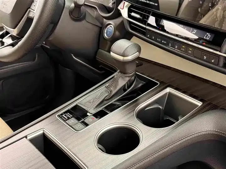 Sana SIENNA 2023 2.5L Hybrid Premium Edition 18