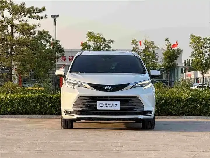 Sana SIENNA 2023 2.5L Hybrid Premium Edition 2