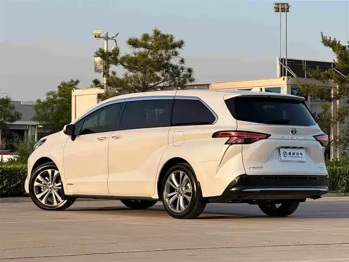 Sana SIENNA 2023 2.5L Hybrid Premium Edition 26