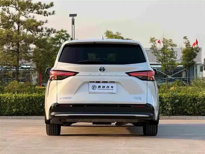 Sana SIENNA 2023 2.5L Hybrid Premium Edition 27