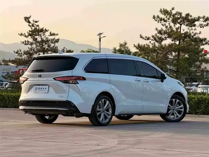 Sana SIENNA 2023 2.5L Hybrid Premium Edition 28