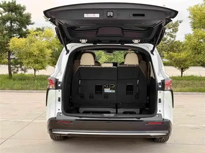 Sana SIENNA 2023 2.5L Hybrid Premium Edition 29