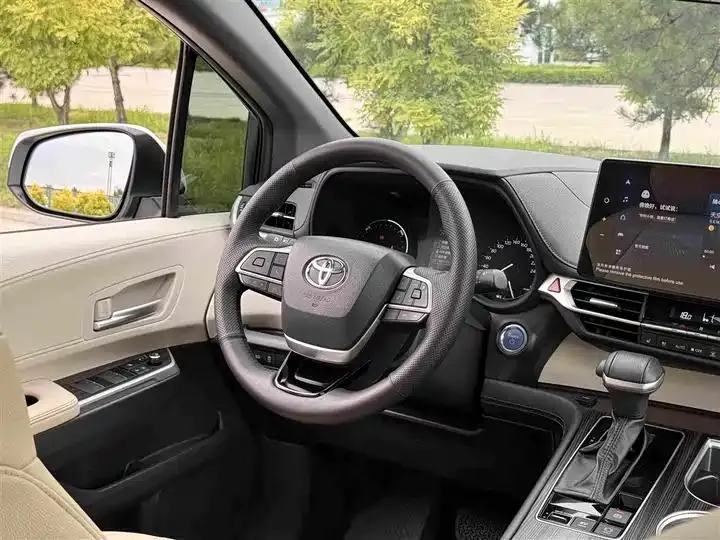 Sana SIENNA 2023 2.5L Hybrid Premium Edition 9