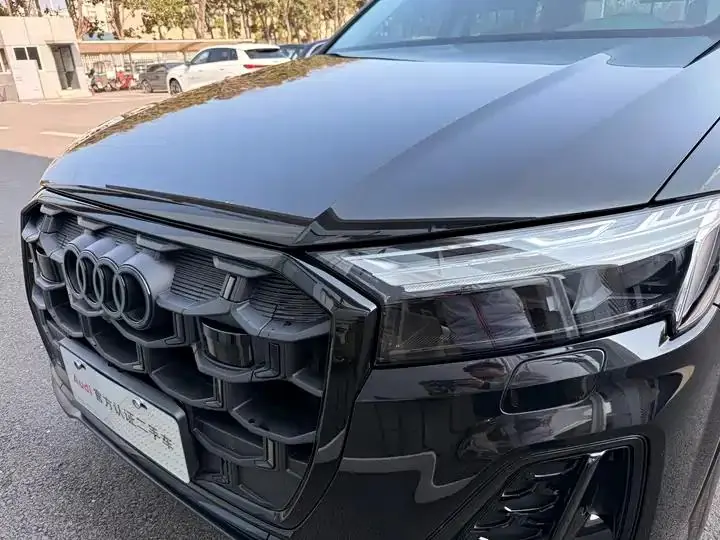Audi Q7 2025 45 TFSI quattro S line Black Samurai 13