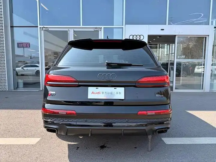 Audi Q7 2025 45 TFSI quattro S line Black Samurai 5