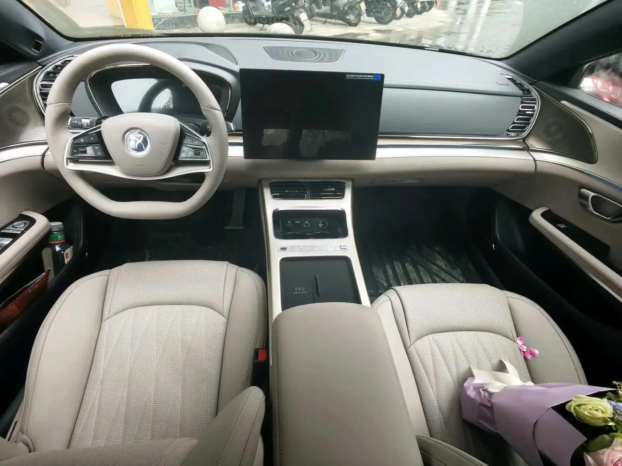 BYD 2026 Han EV Smart Driving Edition 705KM Flash Charge Honorable Automatic Gear 2