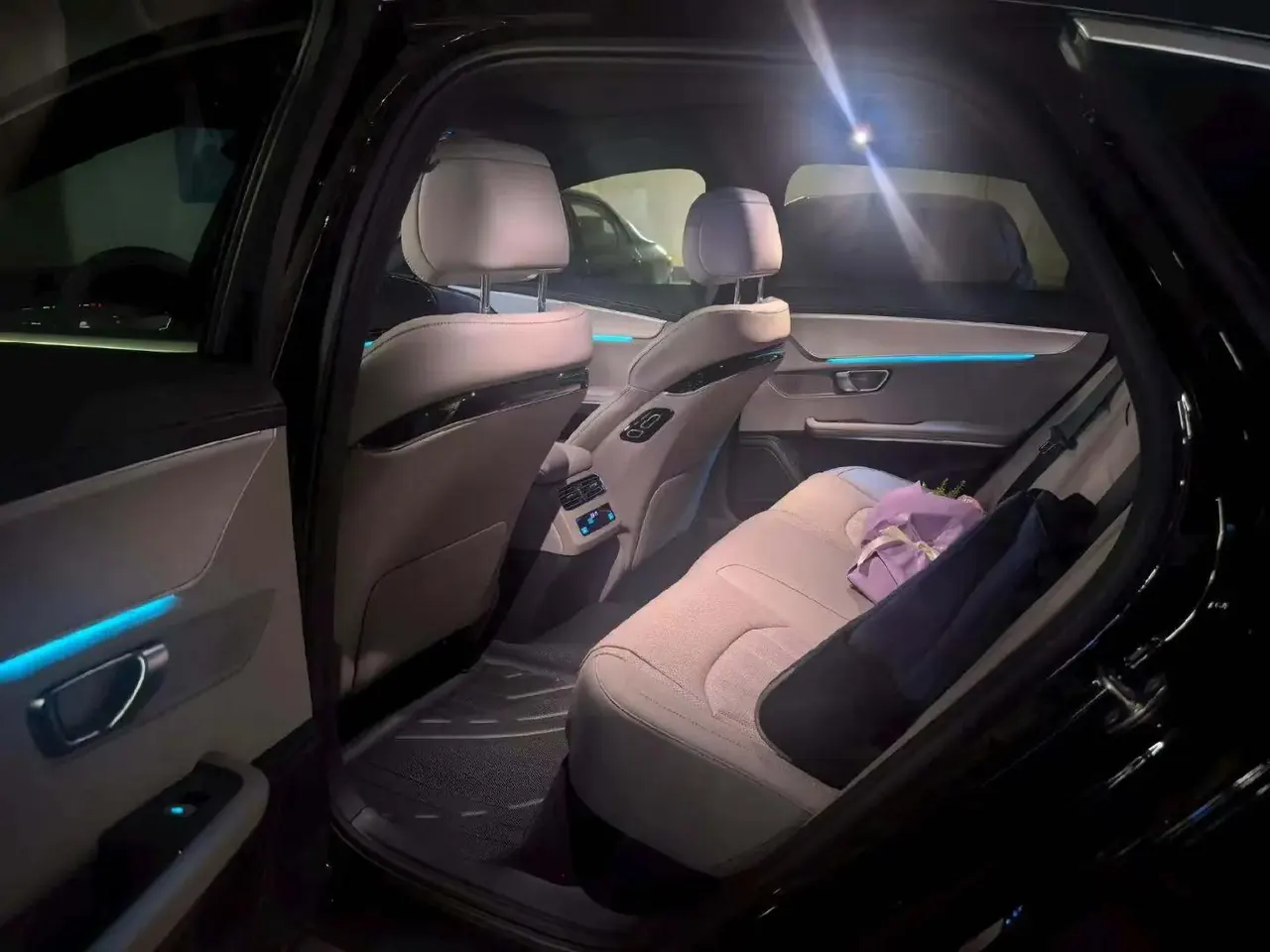 BYD 2026 Han EV Smart Driving Edition 705KM Flash Charge Honorable Automatic Gear 6
