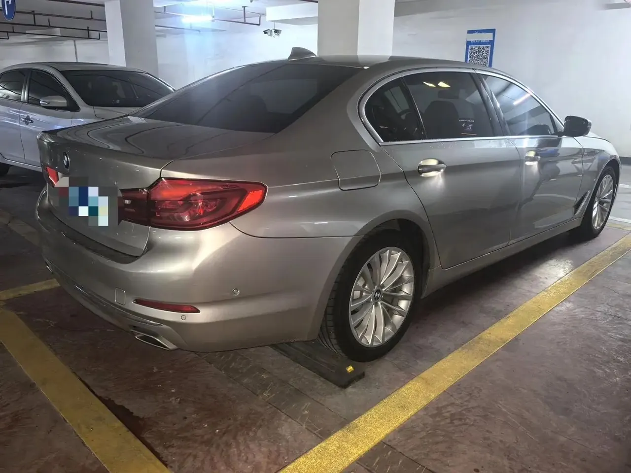 BMW 5 Series 2020 525Li Deluxe Suit 5