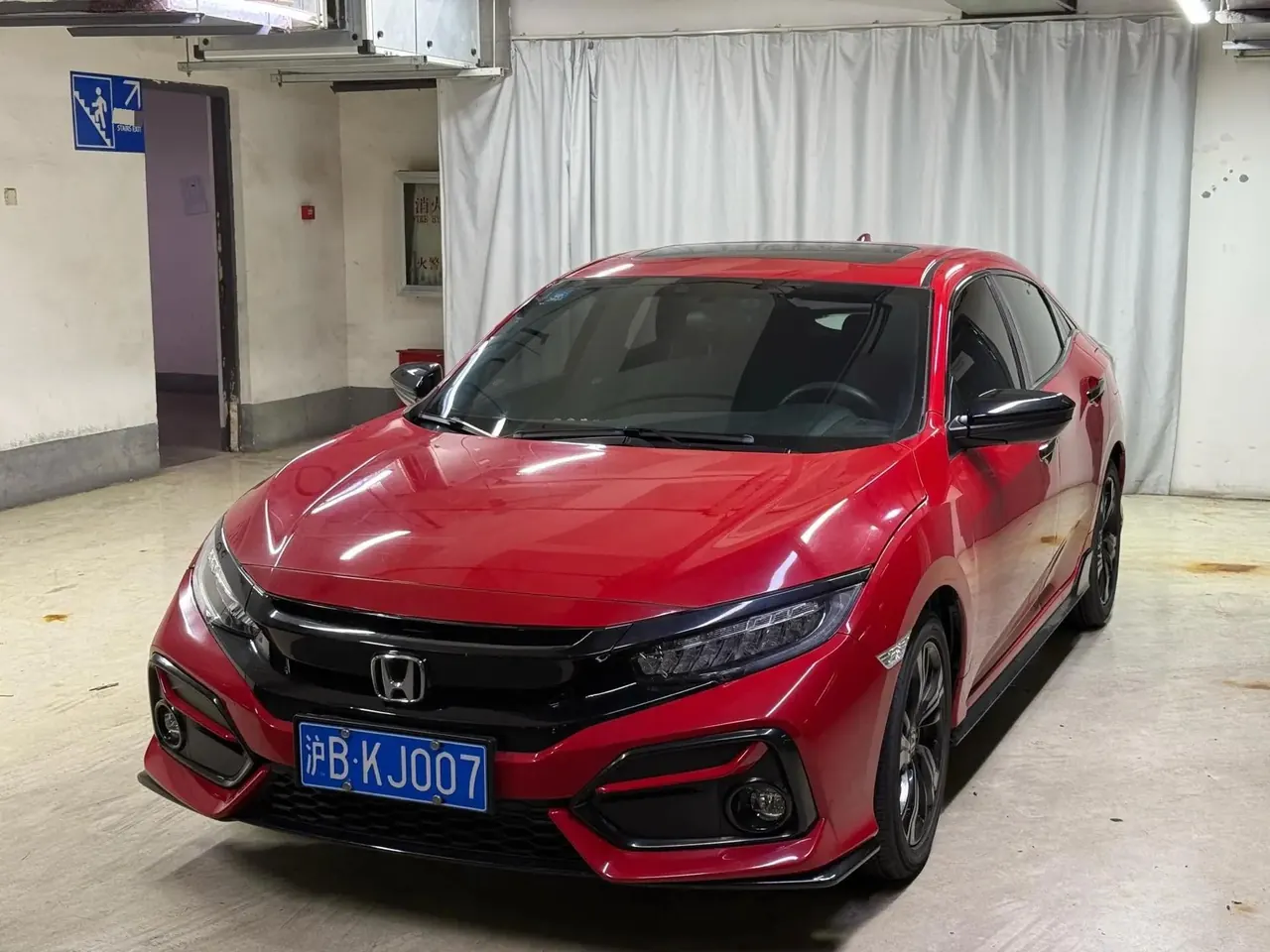 Open image lightbox: Civic 2021 HATCHBACK 220TURBO CVT Trendy & Cool Edition
