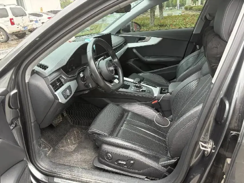 Audi A4L 2022 model, 40 TFSI Luxury Dynamic Edition 3