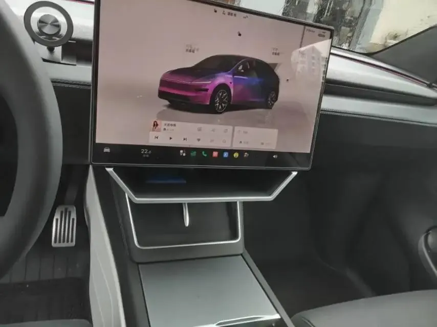Tesla 2025 Model Y Long Range All-Wheel Drive Automatic 8