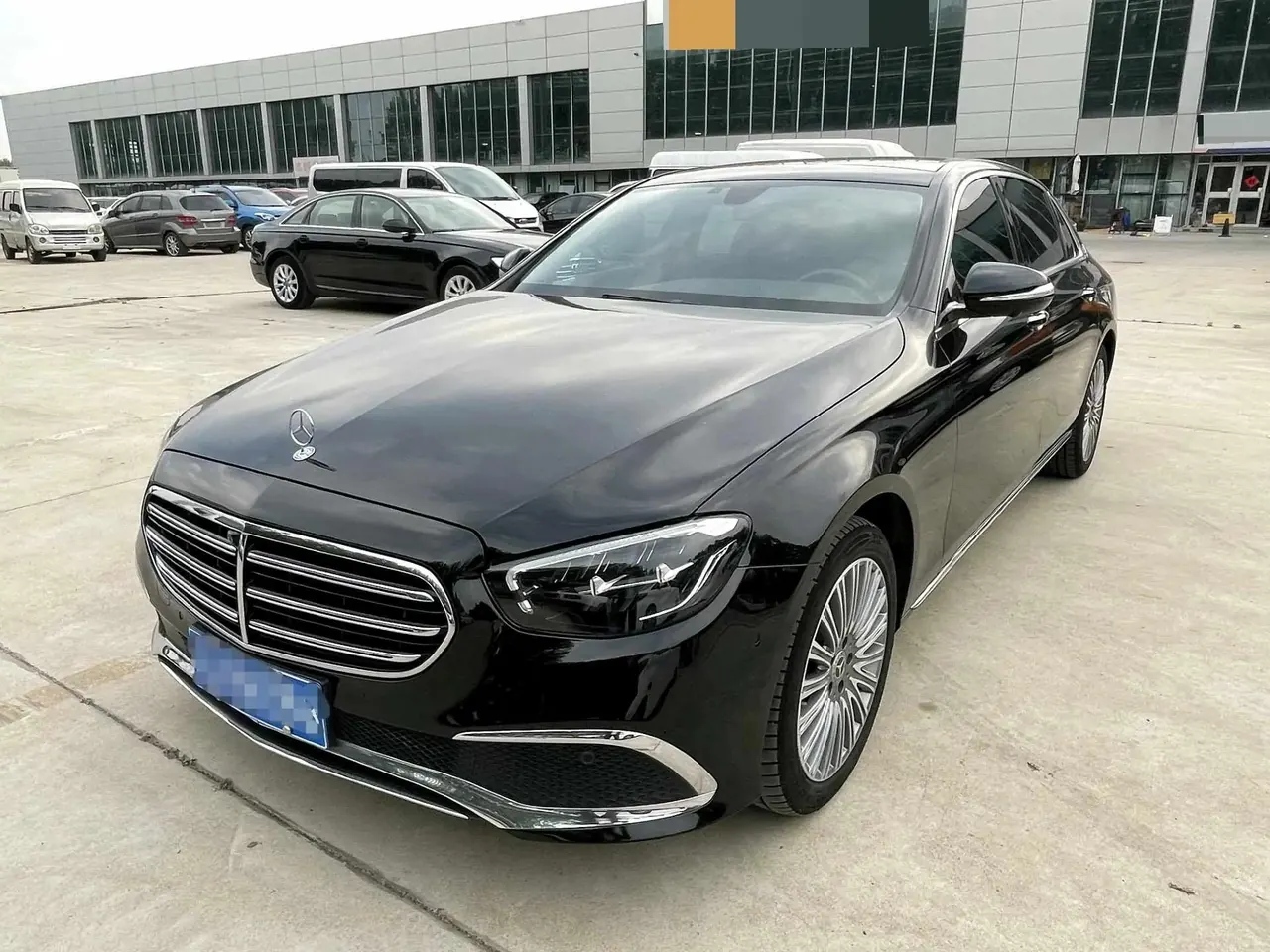 Открыть галерею: Mercedes Benz E-Class 2021 E 300 L Luxury Model