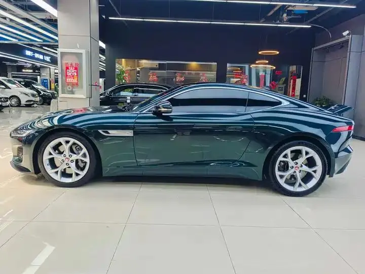 Jaguar F‑TYPE 2021 P300 Rear-Wheel-Drive Coupe 4