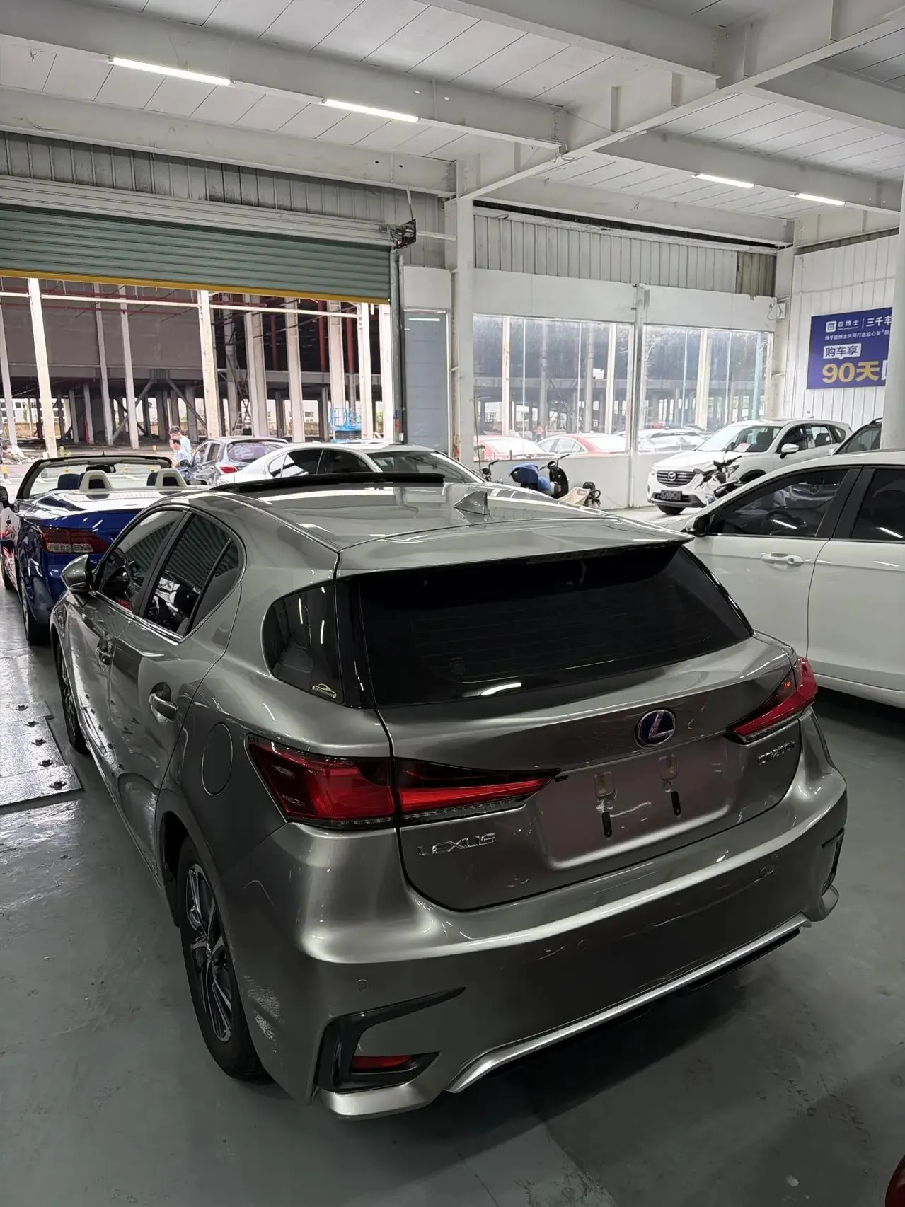 Lexus CT 2017 CT200h Comfort Edition Monochrome National V 4