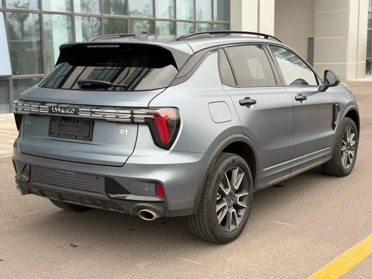 LYNK&amp;CO 2025 LYNK&amp;CO 01 2.0TD Two-wheel Drive New Pro Edition Automatic Gear 4