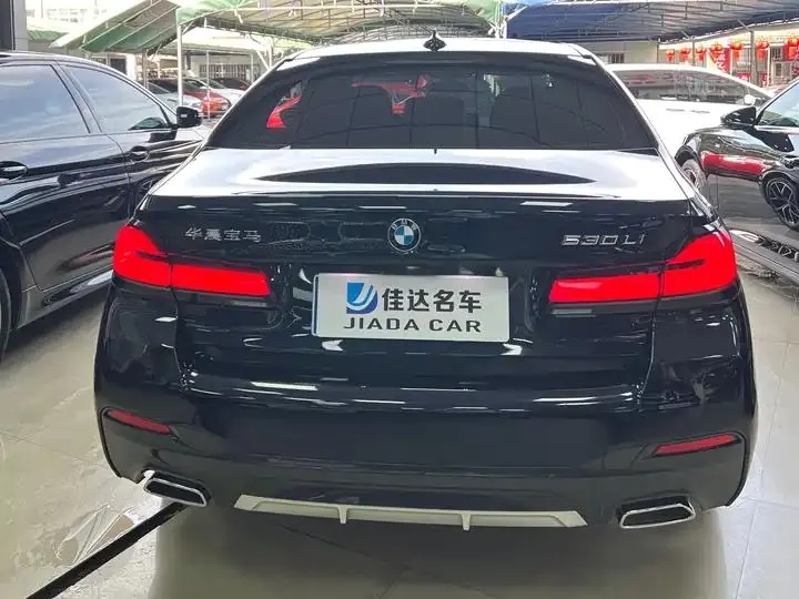 BMW 5 Series 2023 530Li Exclusive M Sports Suit 15