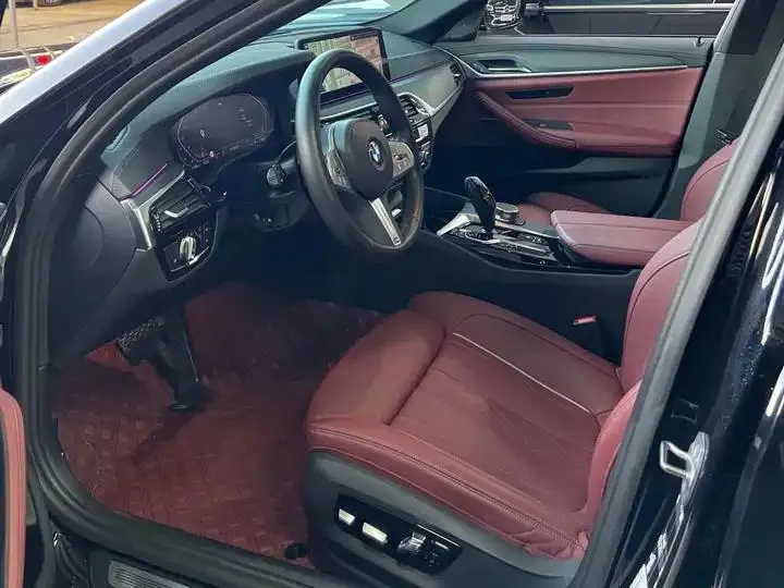 BMW 5 Series 2023 530Li Exclusive M Sports Suit 4