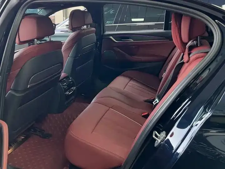 BMW 5 Series 2023 530Li Exclusive M Sports Suit 6