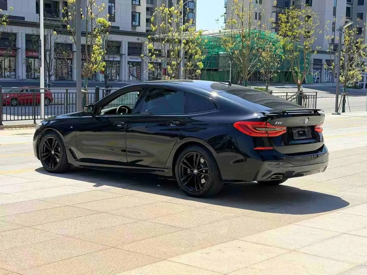 BMW 6 GT 2020 630i M sports suit 8