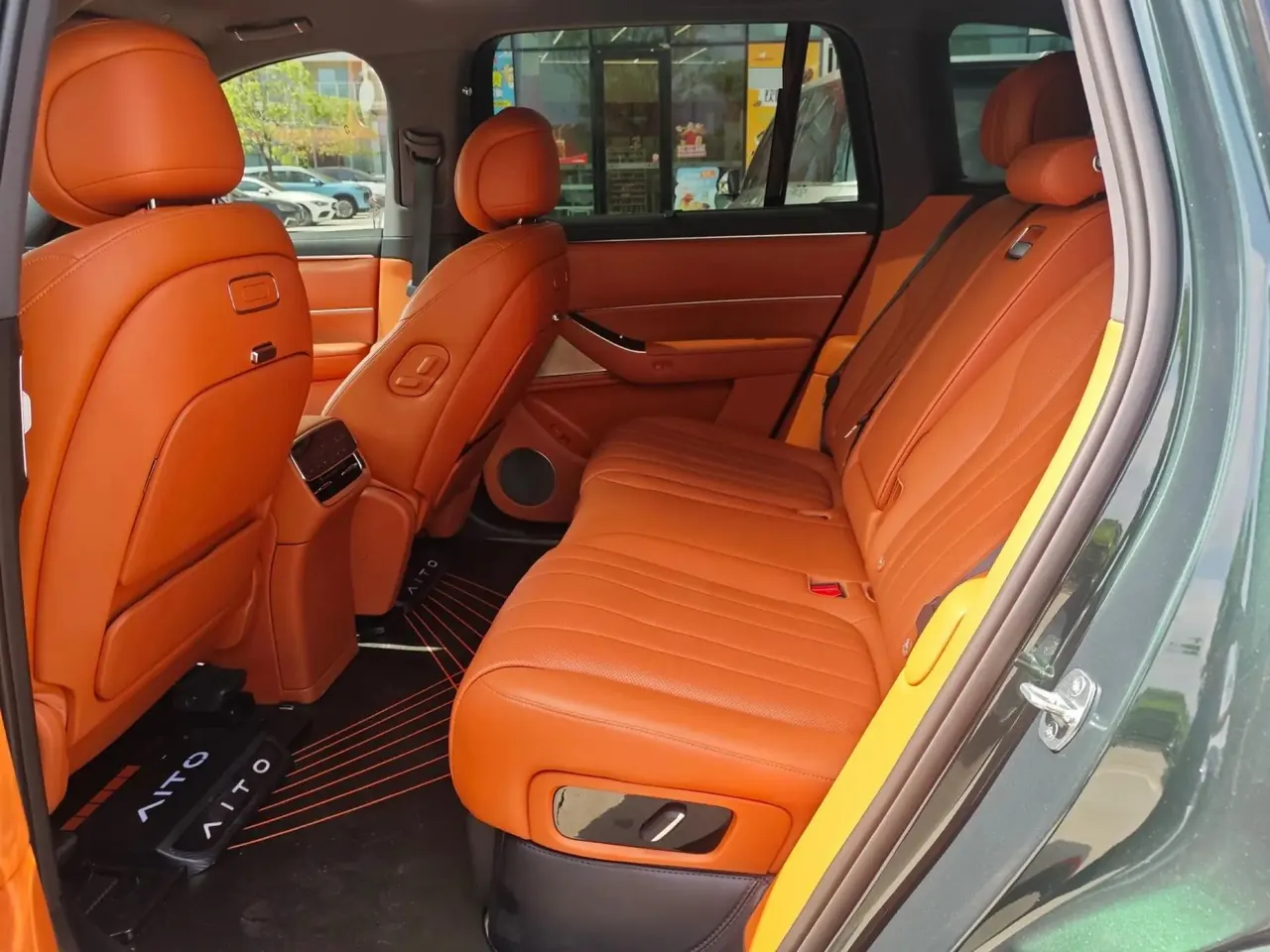 AITO M8 2025 extended range Max version 53.4kWh 5-seat version 8