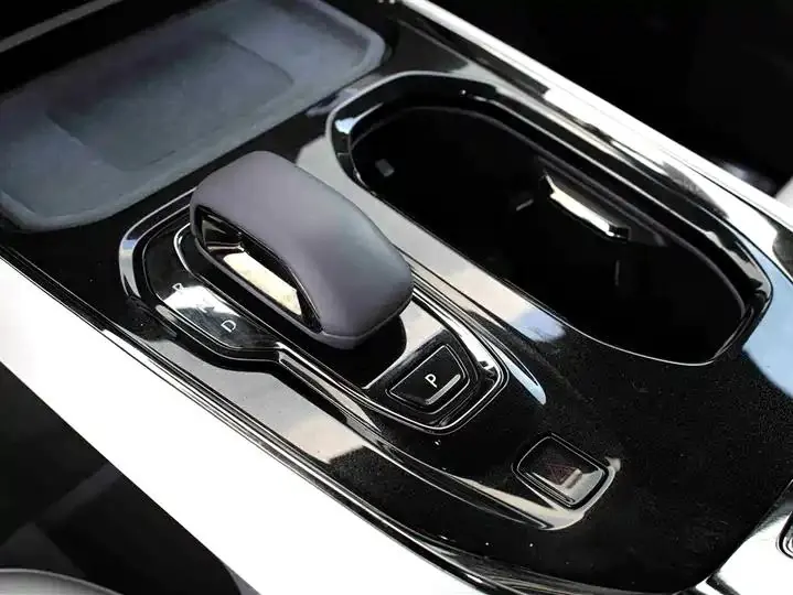 Zeekr 009 2024 Model Six-Seat Executive All-Wheel Drive 108kWh 16
