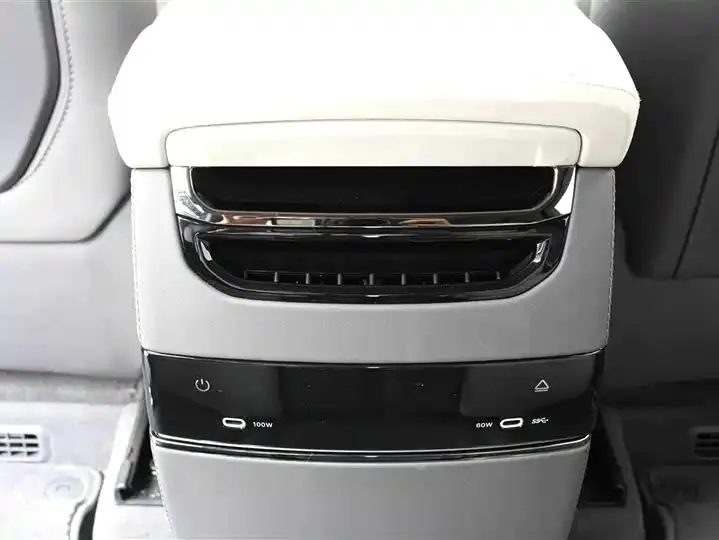 Zeekr 009 2024 Model Six-Seat Executive All-Wheel Drive 108kWh 19