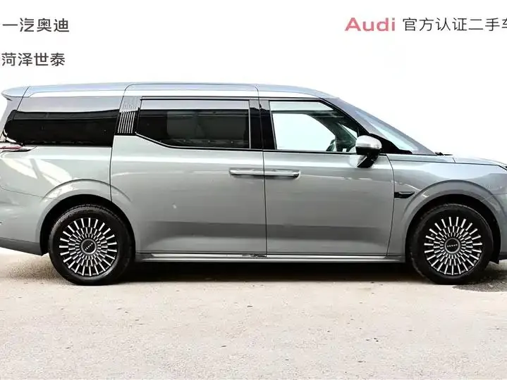 Zeekr 009 2024 Model Six-Seat Executive All-Wheel Drive 108kWh 3