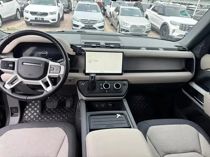 Land Rover Guard 2023 to 110 3.0T P400 X-DYNAMIC HSE 6
