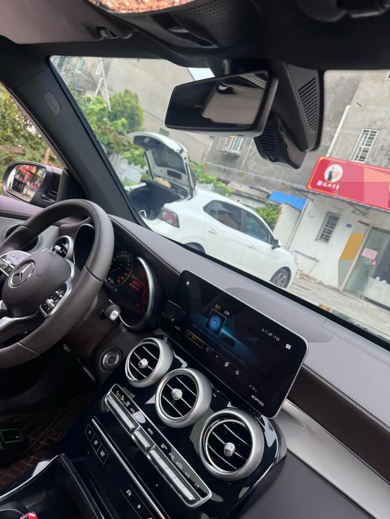 Mercedes Benz GLC 2020 model facelifted GLC 260 L 4MATIC Luxury Edition 11