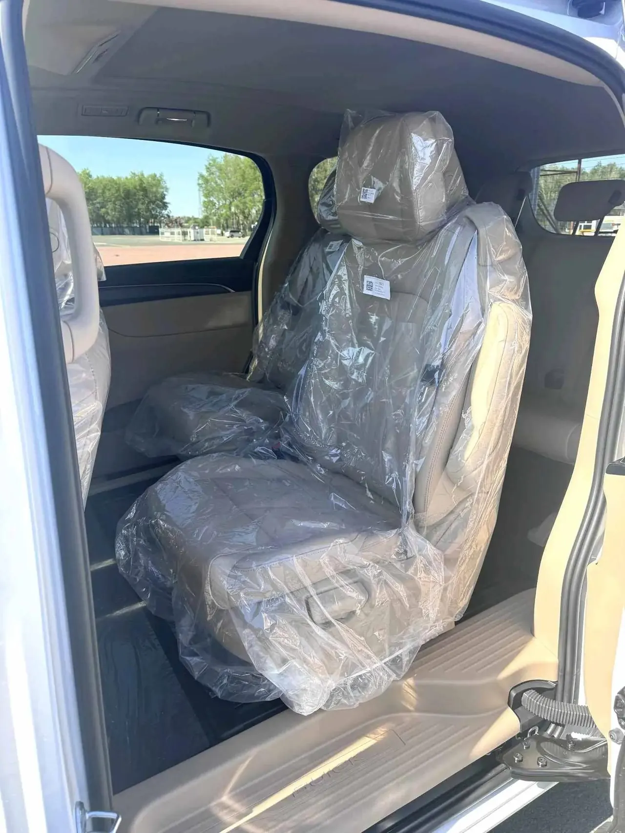Buick 2025 GL8 Land Business Class 2.0T Smart Edition Automatic Gear 4