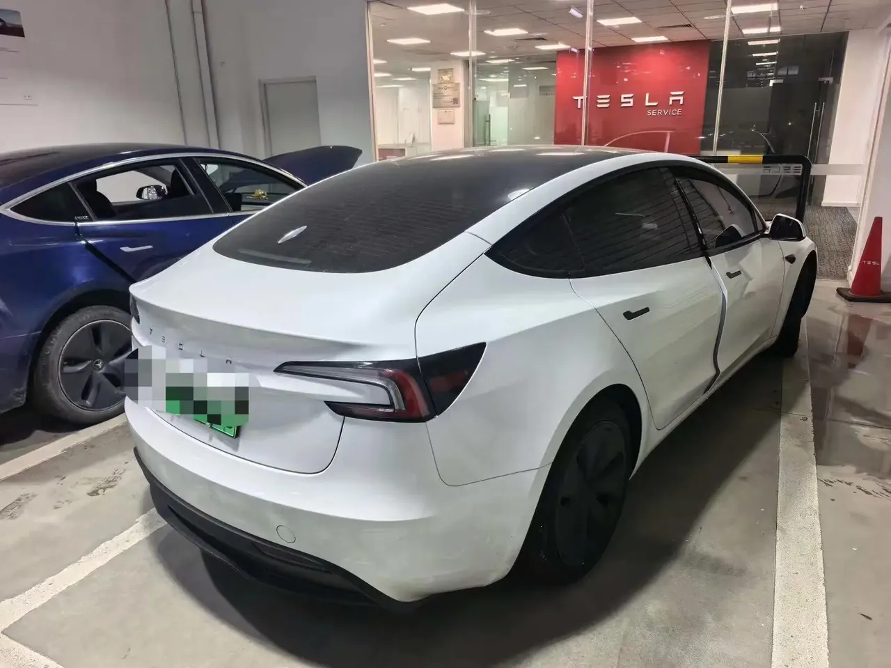 Tesla 2025 Model 3 Rear-Wheel Drive Automatic 3