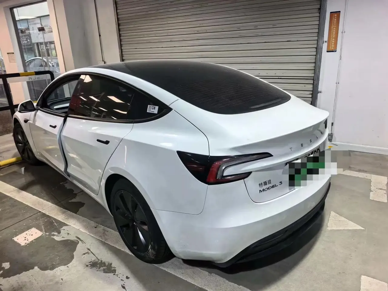 Tesla 2025 Model 3 Rear-Wheel Drive Automatic 5