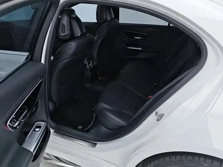 Mercedes Benz Class C 2022 C 200 L Sports Edition 11