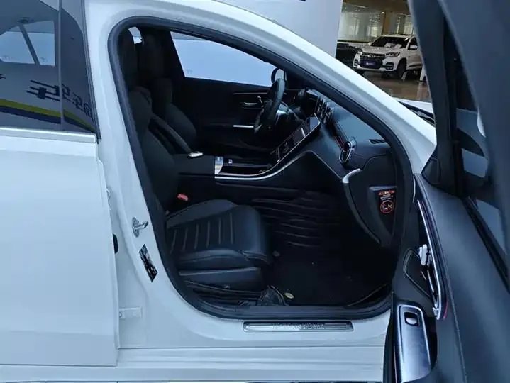 Mercedes Benz Class C 2022 C 200 L Sports Edition 8
