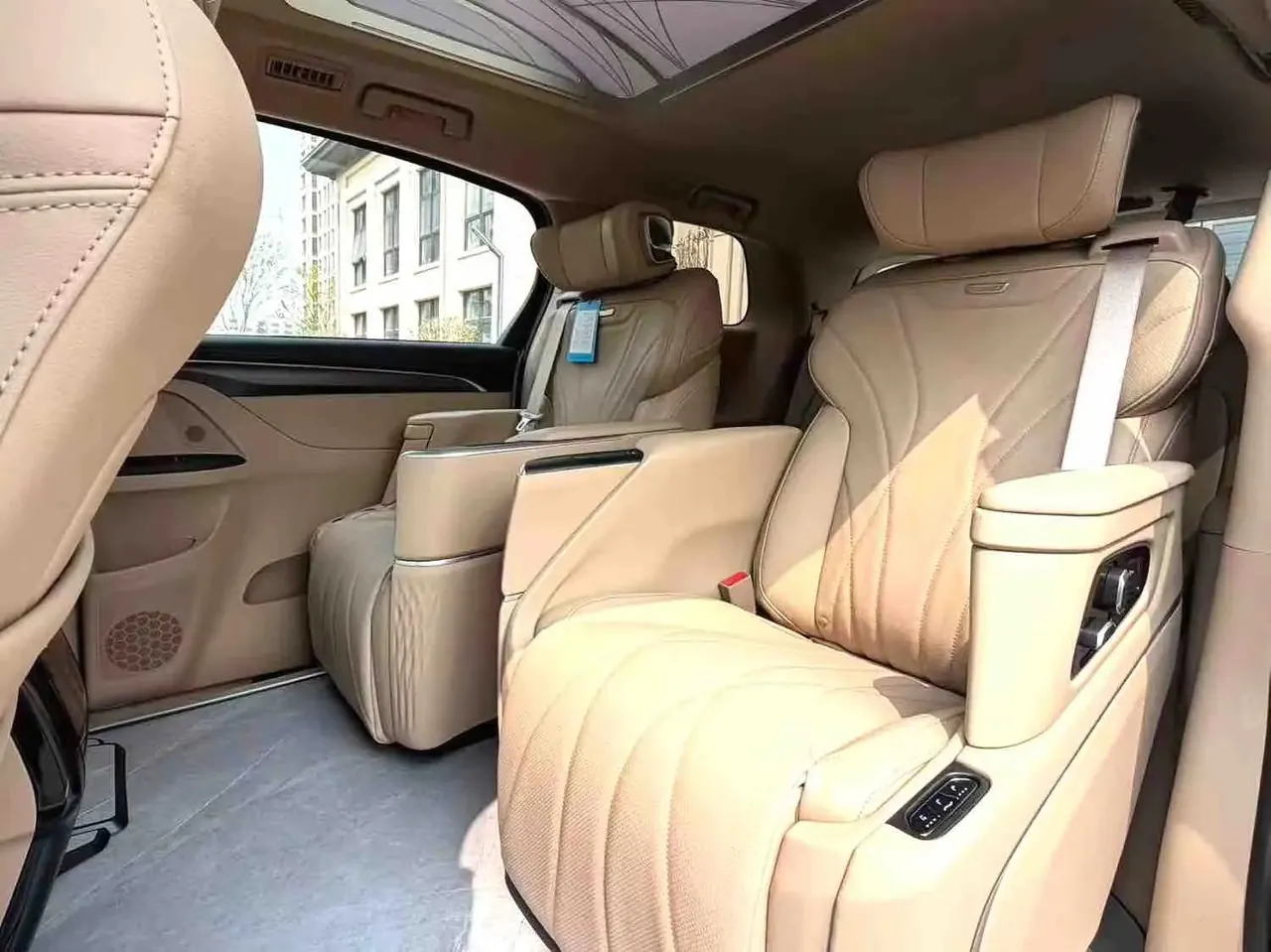 Buick 2025 GL8 Land Business Class 2.0T Comfort DG Version Automatic 8
