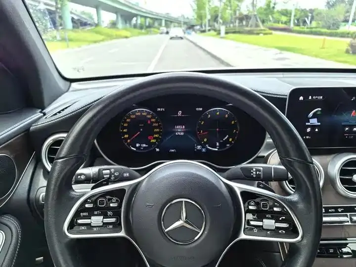 Mercedes Benz GLC 2020 GLC 300 L 4MATIC Dynamic 5