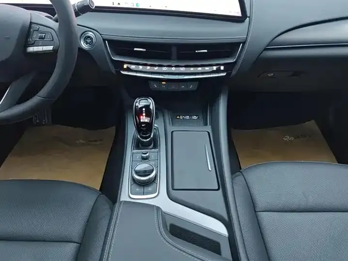 Cadillac CT5 2024 28T Luxury Pro 16