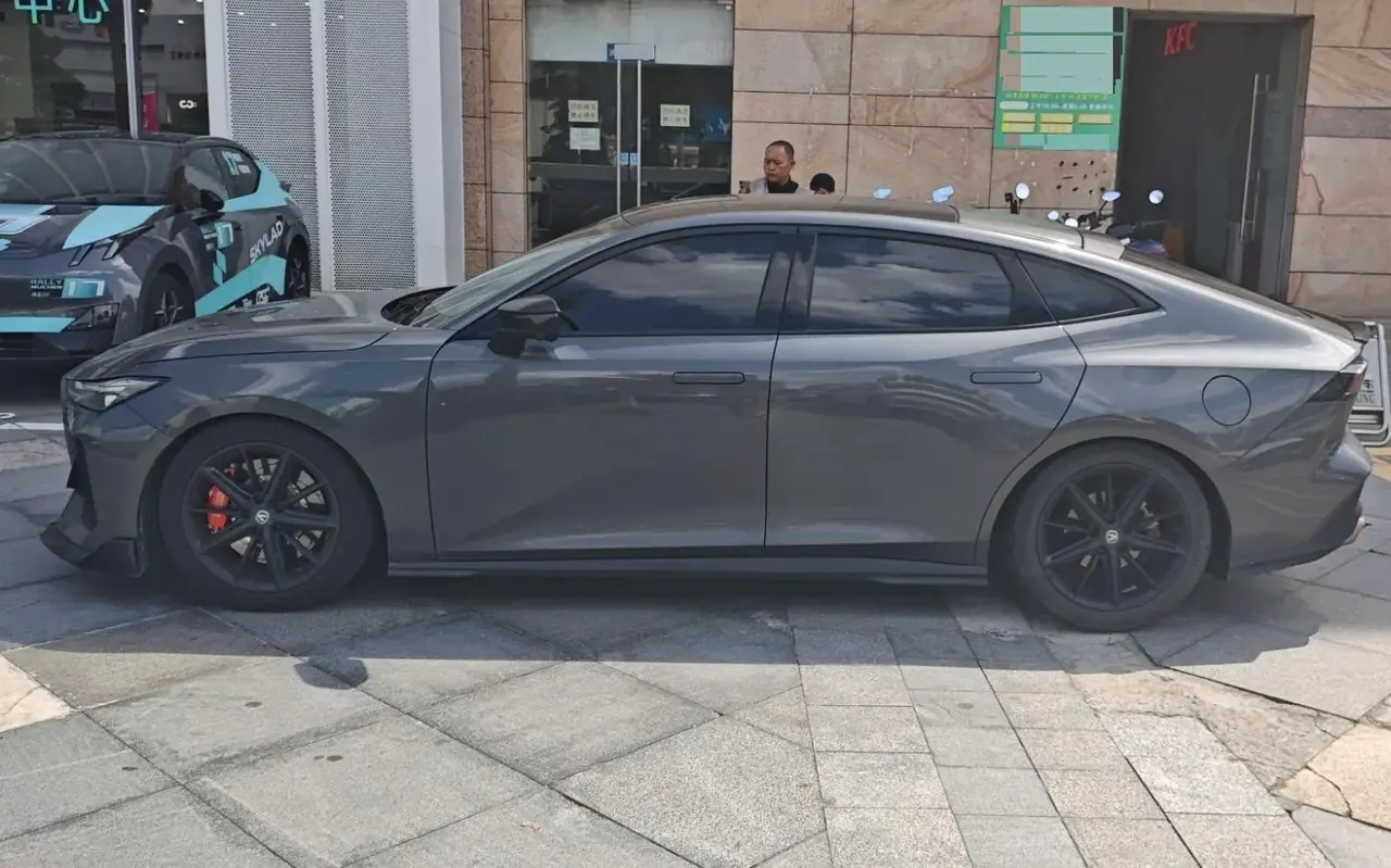 ChangAn UNI-V 2022 1.5T Honorable Model 2