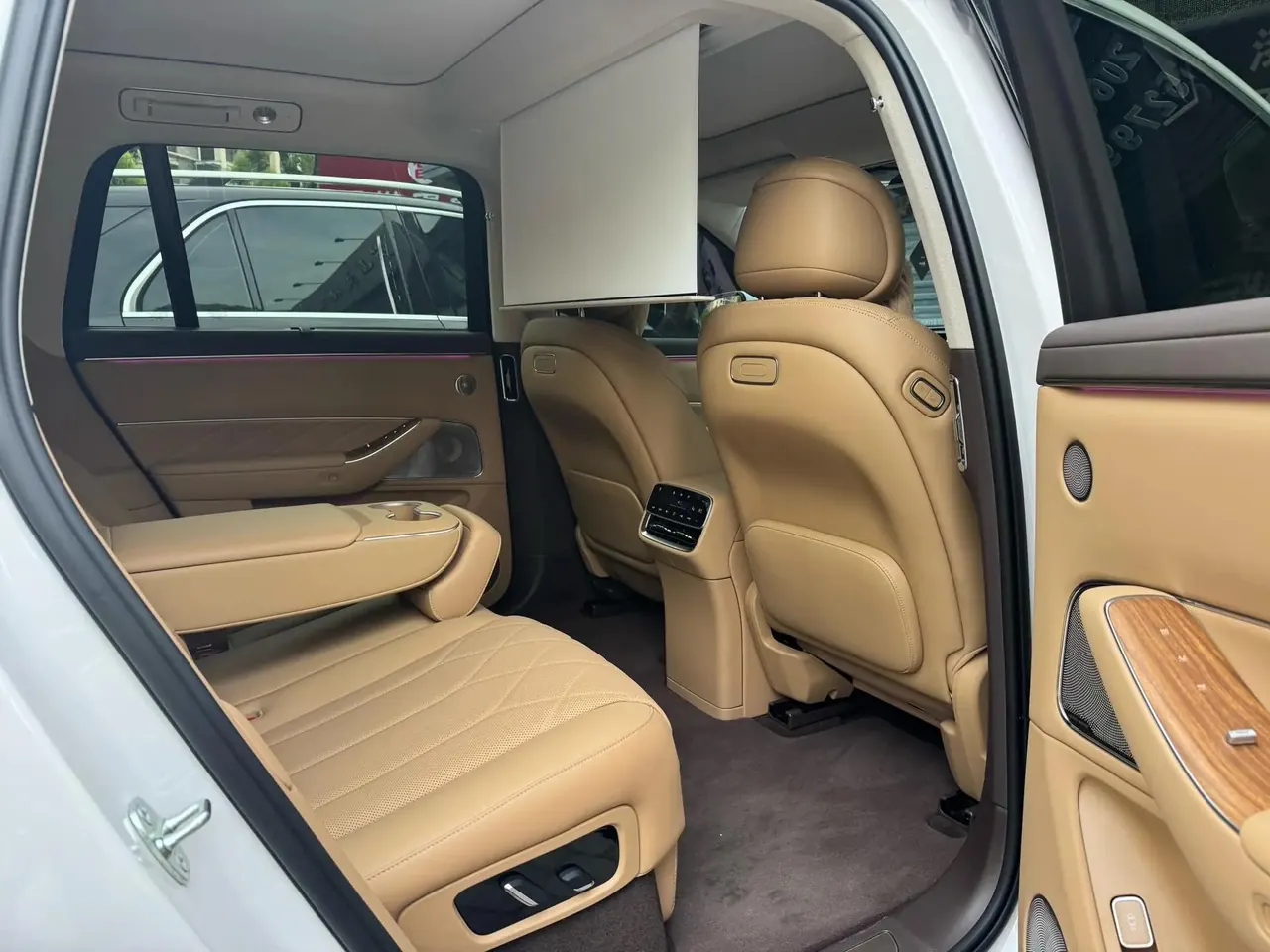 AITO 2025 AITO M8 Ultra Edition 53.4kWh 5-seat Edition (896-line laser Radar) Automatic Gear 11