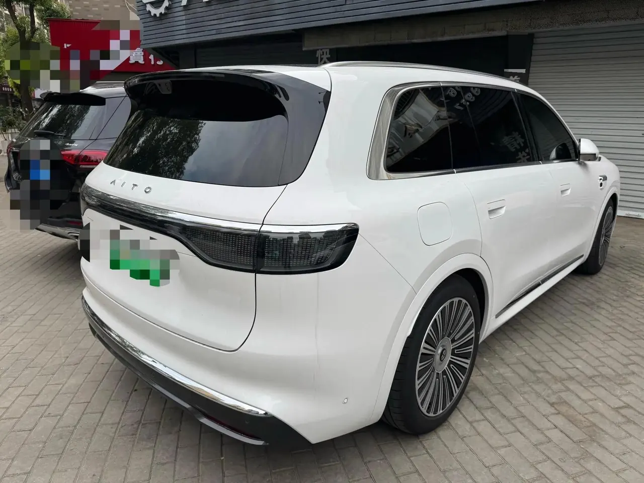 AITO 2025 AITO M8 Ultra Edition 53.4kWh 5-seat Edition (896-line laser Radar) Automatic Gear 4