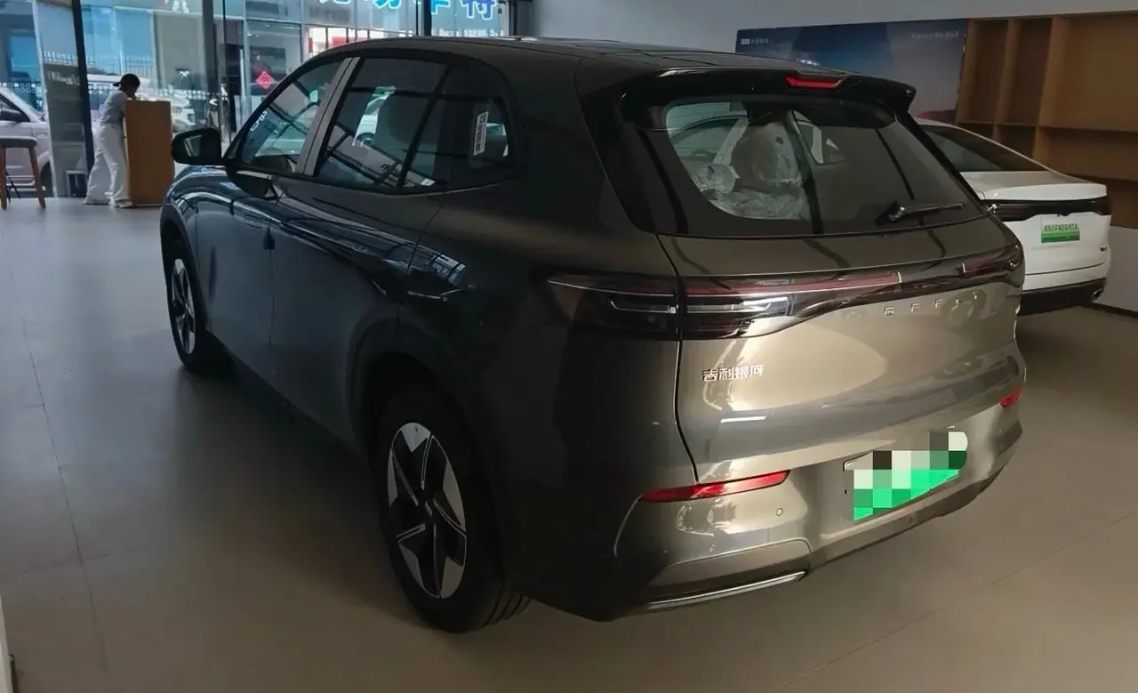 Geely Galaxy 2024 E 5 440km sailing version of automatic gear 5
