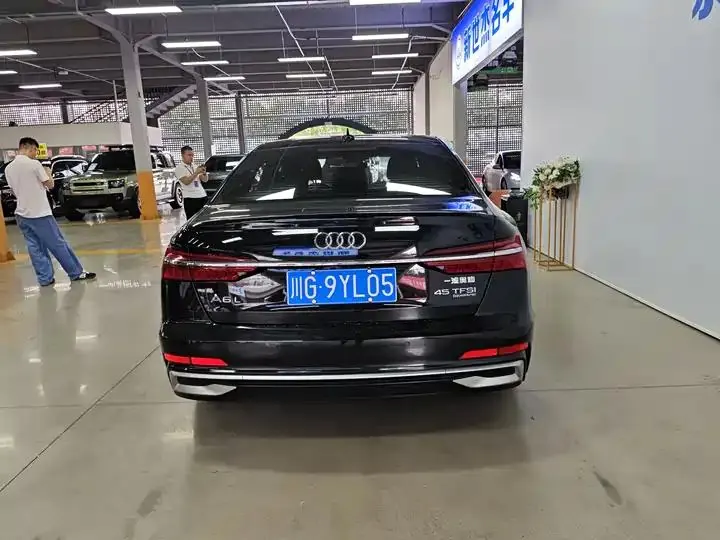 Audi A6L 2023 45 TFSI Selected Dynamic Type 8