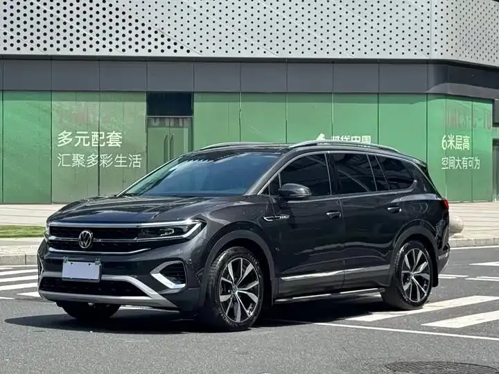 Open image lightbox: The 2022 380TSI four-wheel drive luxury version Pro 6 seats