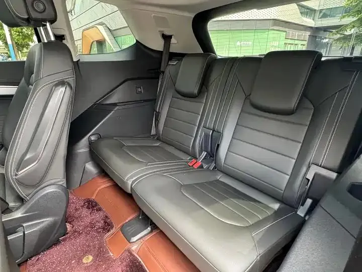The 2022 380TSI four-wheel drive luxury version Pro 6 seats 14