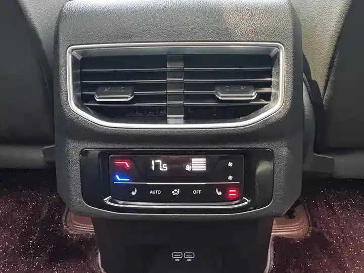 The 2022 380TSI four-wheel drive luxury version Pro 6 seats 15