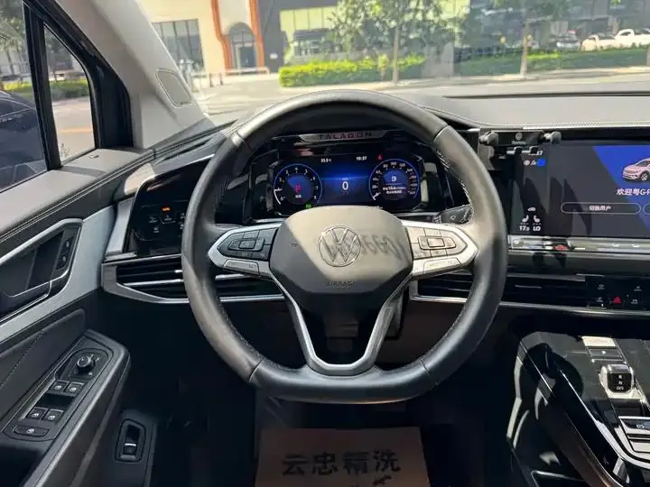 The 2022 380TSI four-wheel drive luxury version Pro 6 seats 19