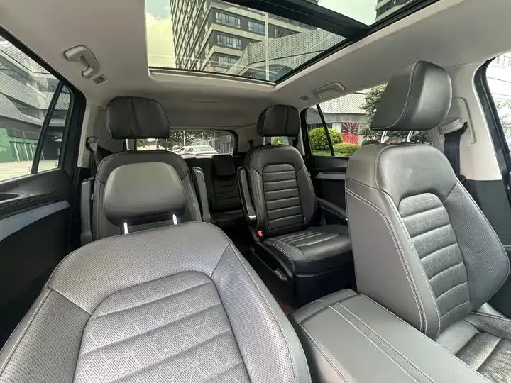 The 2022 380TSI four-wheel drive luxury version Pro 6 seats 29
